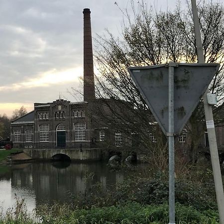 Gezellige Pipo Met Grote Schommel Aan Het Water Villa Medemblik Exterior photo