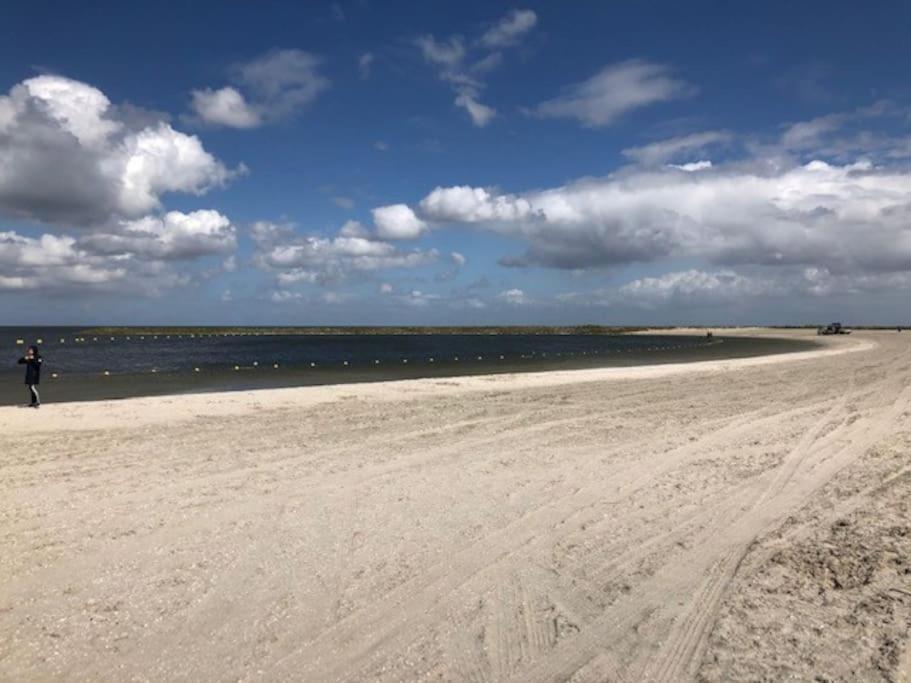 Gezellige Pipo Met Grote Schommel Aan Het Water Villa Medemblik Exterior photo