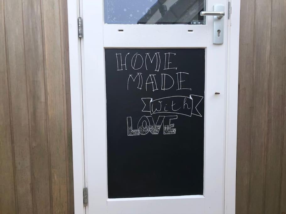 Gezellige Pipo Met Grote Schommel Aan Het Water Villa Medemblik Exterior photo
